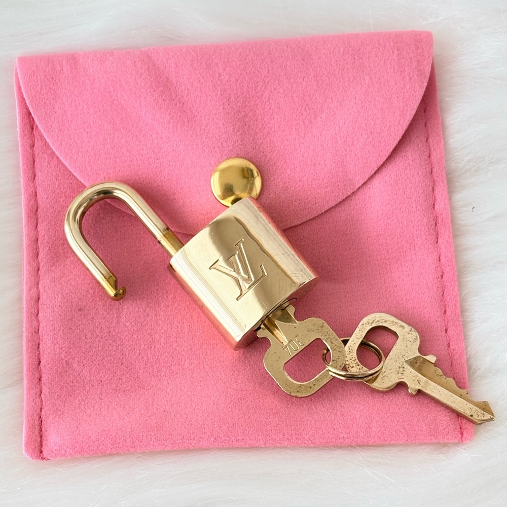 Louis Vuitton Padlock And Key #304 - Picture 8 of 11